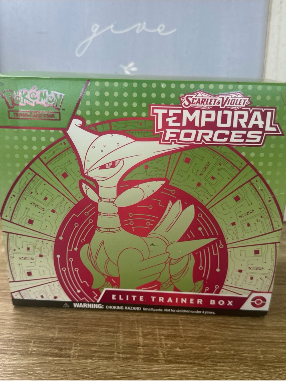 Scarlet & Violet Temporal Forces Elite Trainer Box - Green